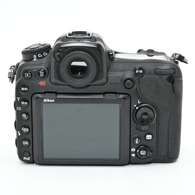  難有品 品 Nikon D 500 ボディ シャッター26万回超 耐久超過 液晶右下ケラレあり 機能 実用品 サブ機 部品取りにも デジタル一眼レフ デジタルカメラ