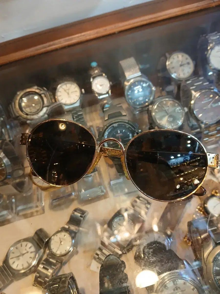 ヴィンテージ oliver valentino サングラス