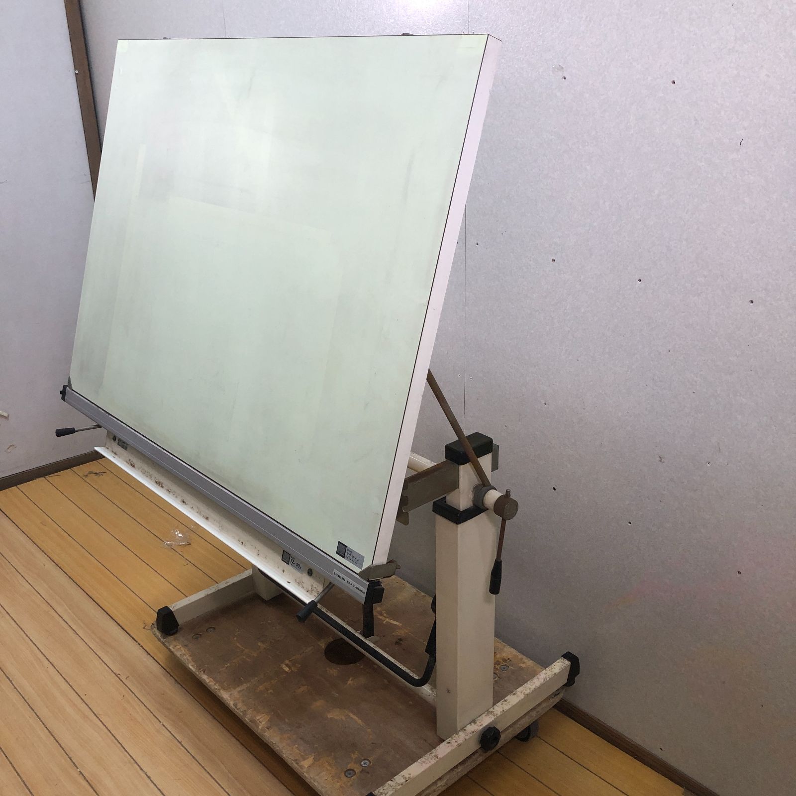 武藤工業　デザインテーブル　製図・絵画制作用 LAJ-1000／LAJ-1000L（左用）：設計製図機械：武藤工業株式会社