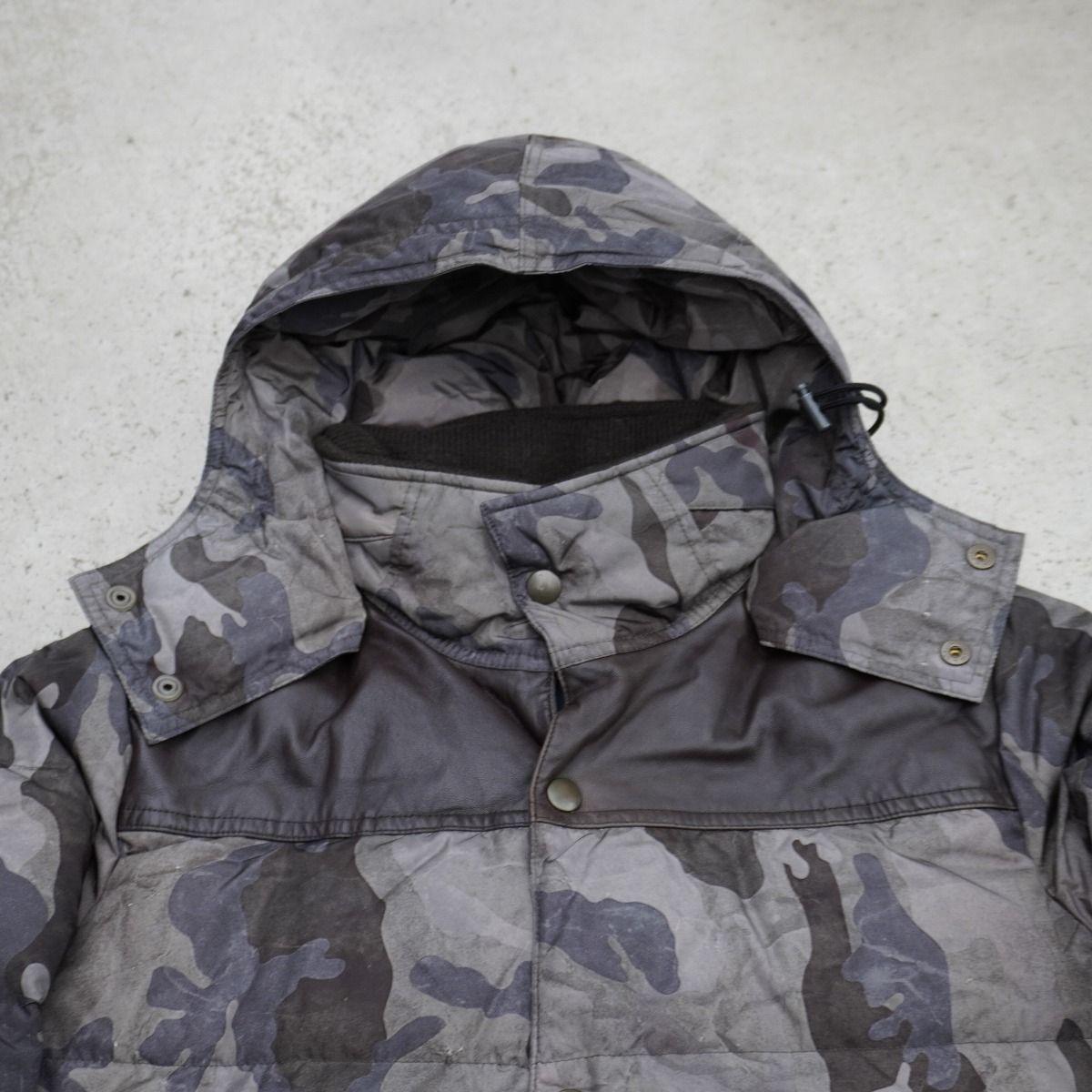 希少 AKM エイケイエム リモンタ ナイロン 迷彩 ダウン ジャケット