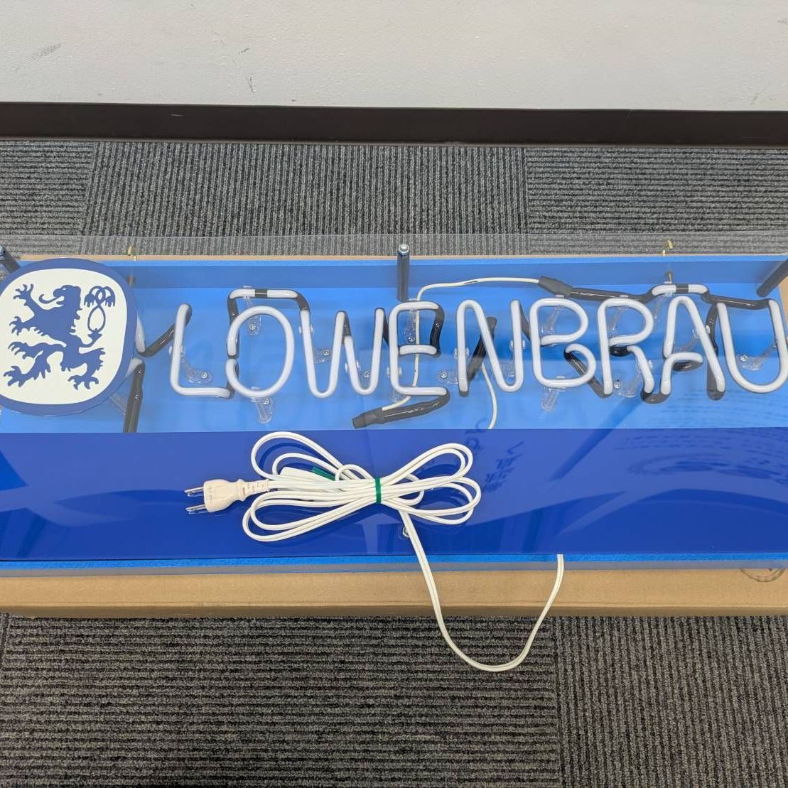 新品未使用品LOWENBRAU】レイベンブロイ ネオンサイン ネオン管 飲食店