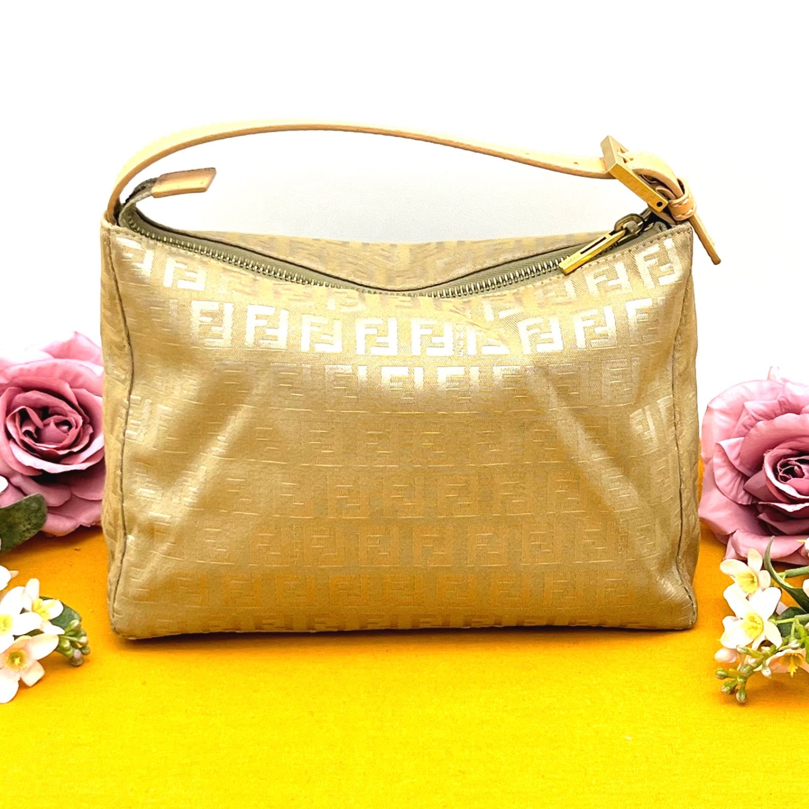 FENDI アクセサリーポーチ ハンドバッグ FF金具 ゴールド金具 ✨未使用に近い✨フェンディ アクセサリーポーチ ズッキーノ FF柄