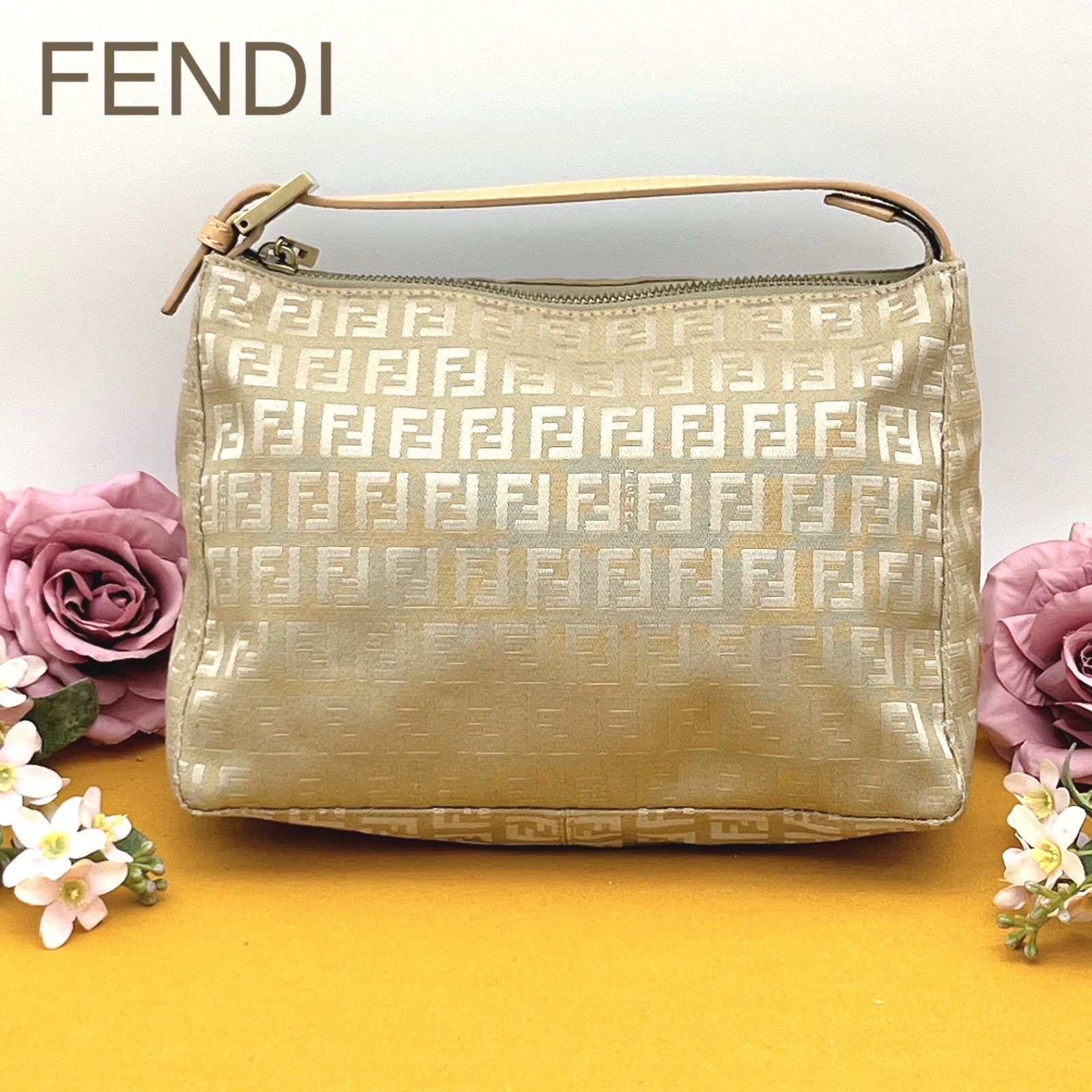 【美品】フェンディ ズッキーノ アクセサリーポーチ レザー キャンバス 肩掛け 美品】フェンディ ズッキーノ アクセサリーポーチ レザー キャンバス