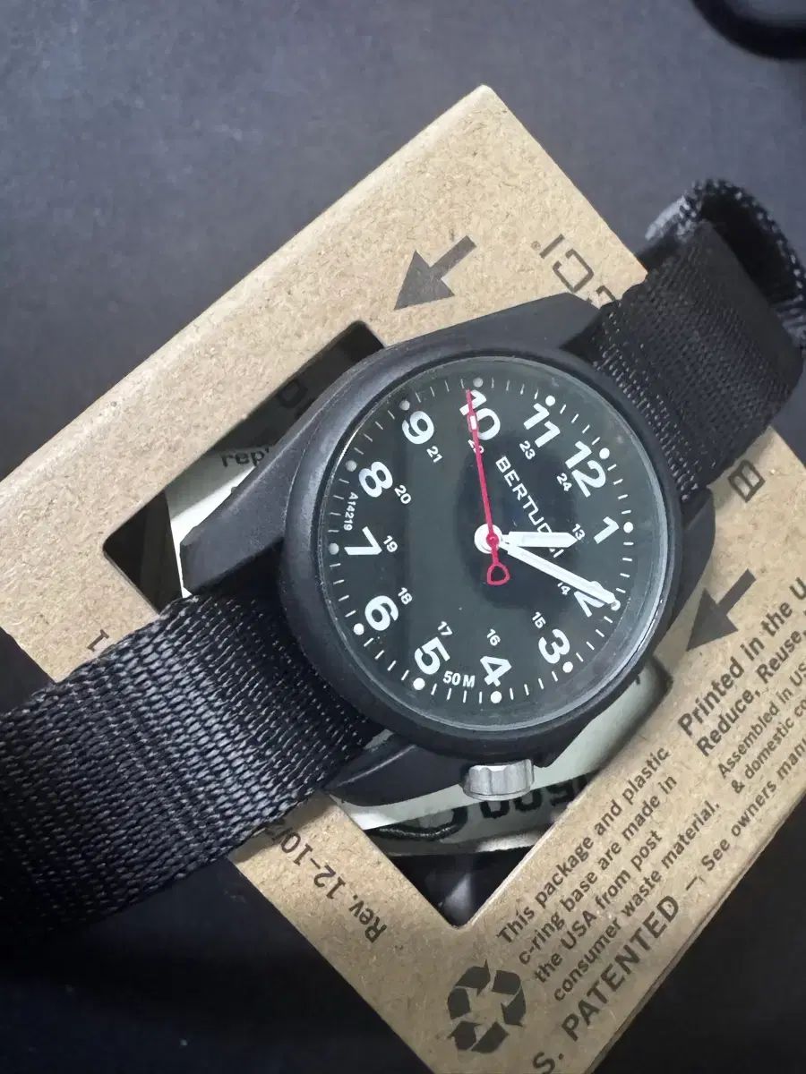 ベルッチ A 1 R フィールドウォッチ 普段使いに良し