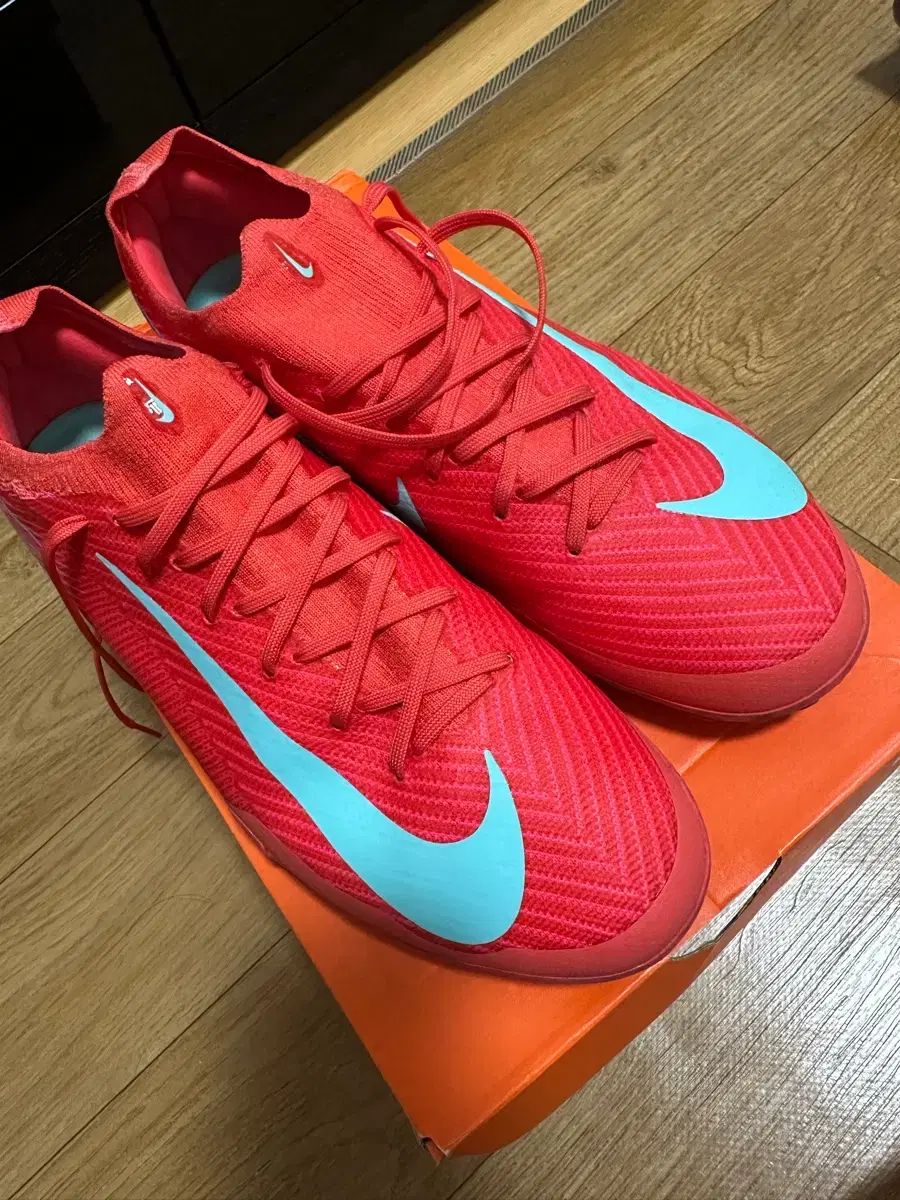 NIKE マーキュリアル ヴェイパー16 TF 270
