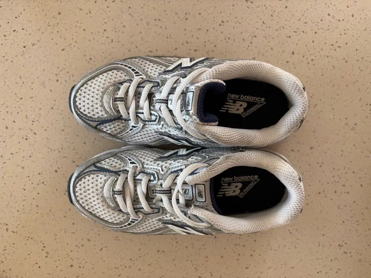 ニュー ンス 740 子供 スニーカー