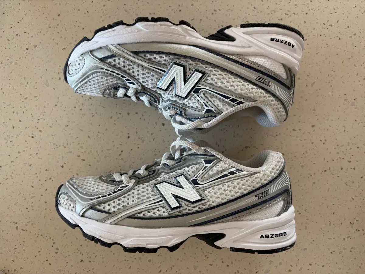  ニュー ンス 740 子供 スニーカー その他 キッズシューズ