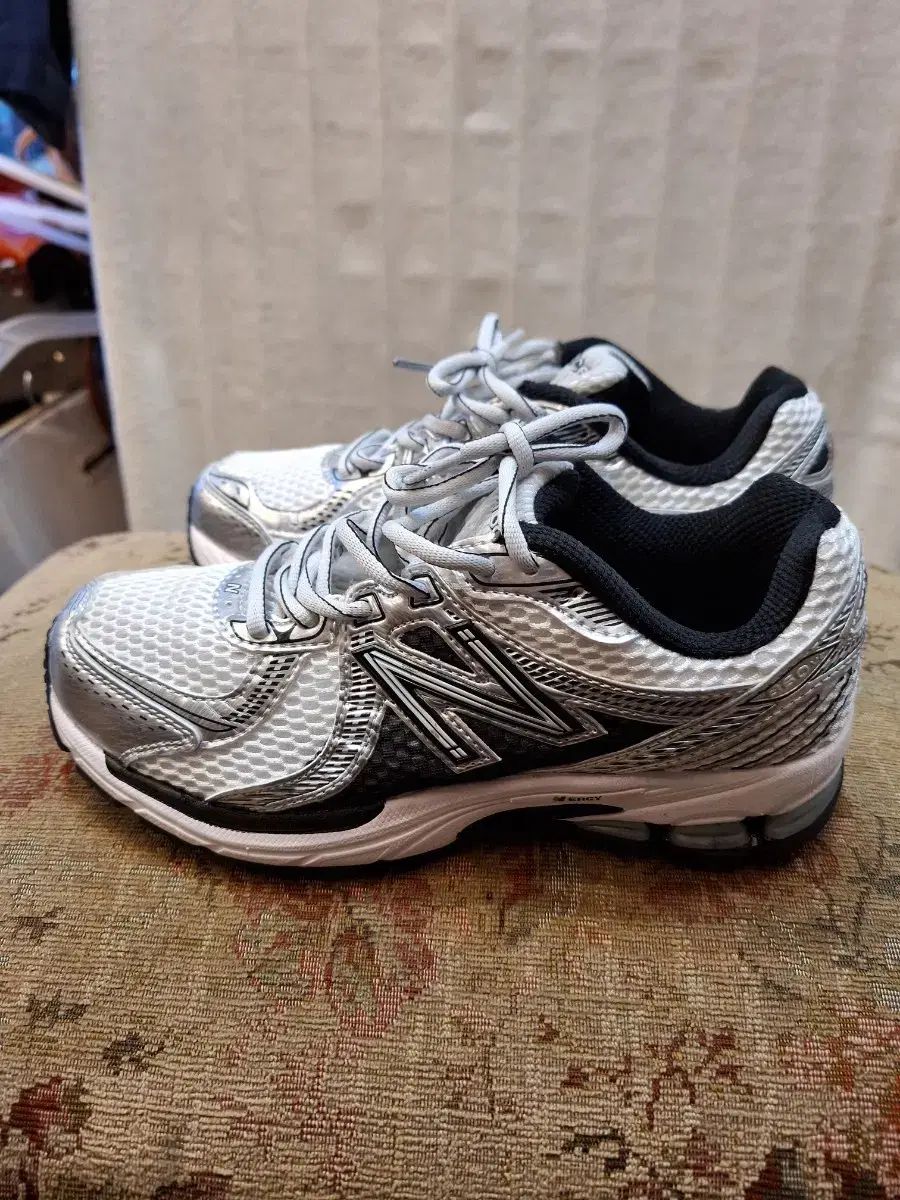 ニュー ンス860 スニーカー シルバー メッシュ