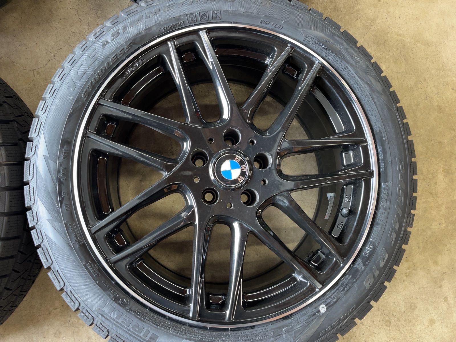 BMW G 30 31 ピレリ アシンメトリコ ランフラット 18インチ 4本セット