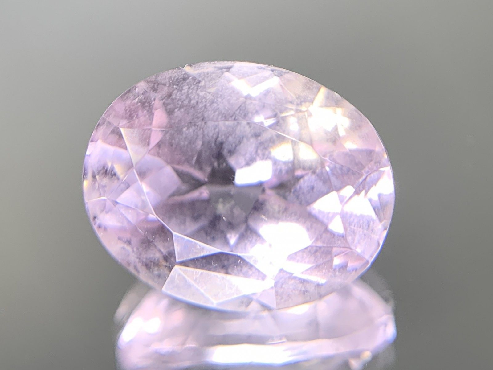 クンツァイト 天然 8.144ct 宝石ソーティング付き 13.7㎜×11.1㎜×7.8