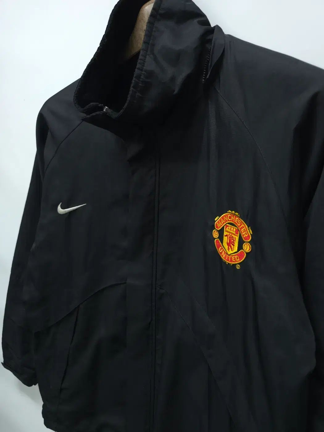 ナイキ オールドスクール マンチェスター・ユナイテッドFC ウィンド