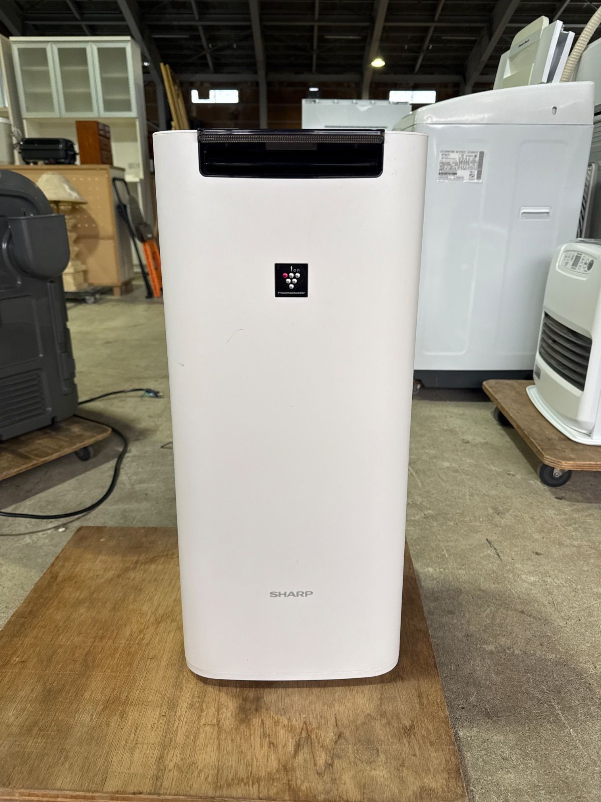 シャープ製 加湿空気清浄機 製プラズマク ラスター25000ホワイト系 KI PS 40 W 適用畳 数 18畳 最大適用畳数 加湿 12畳 PM 2 5対 応