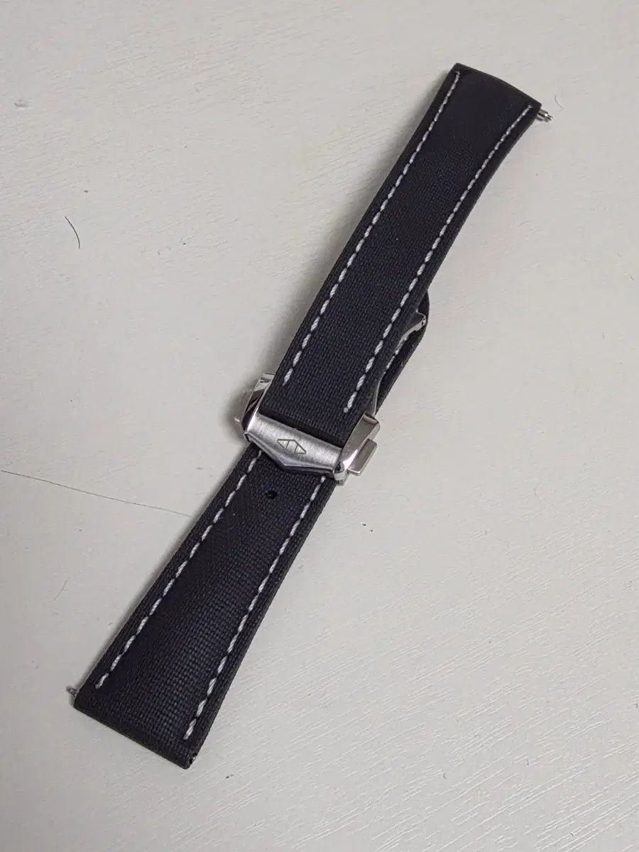 アルテム ハイブリッド ラバーストラップ 20|16