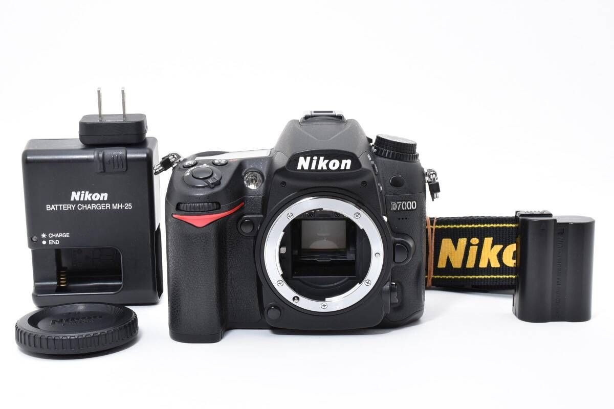 ☆美品☆《ショット数3,327回 》Nikon D7000 ボディ ニコン #904d