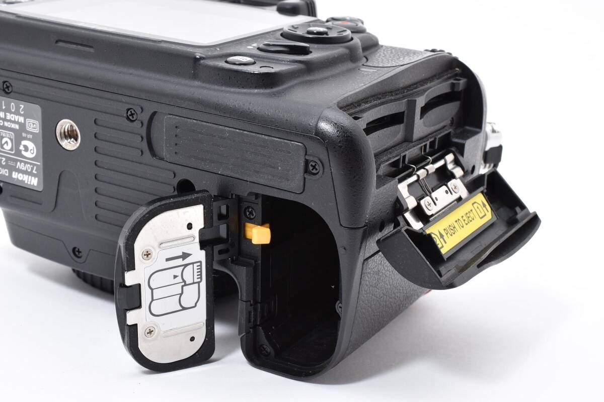 ☆美品☆《ショット数3,327回 》Nikon D7000 ボディ ニコン #904d