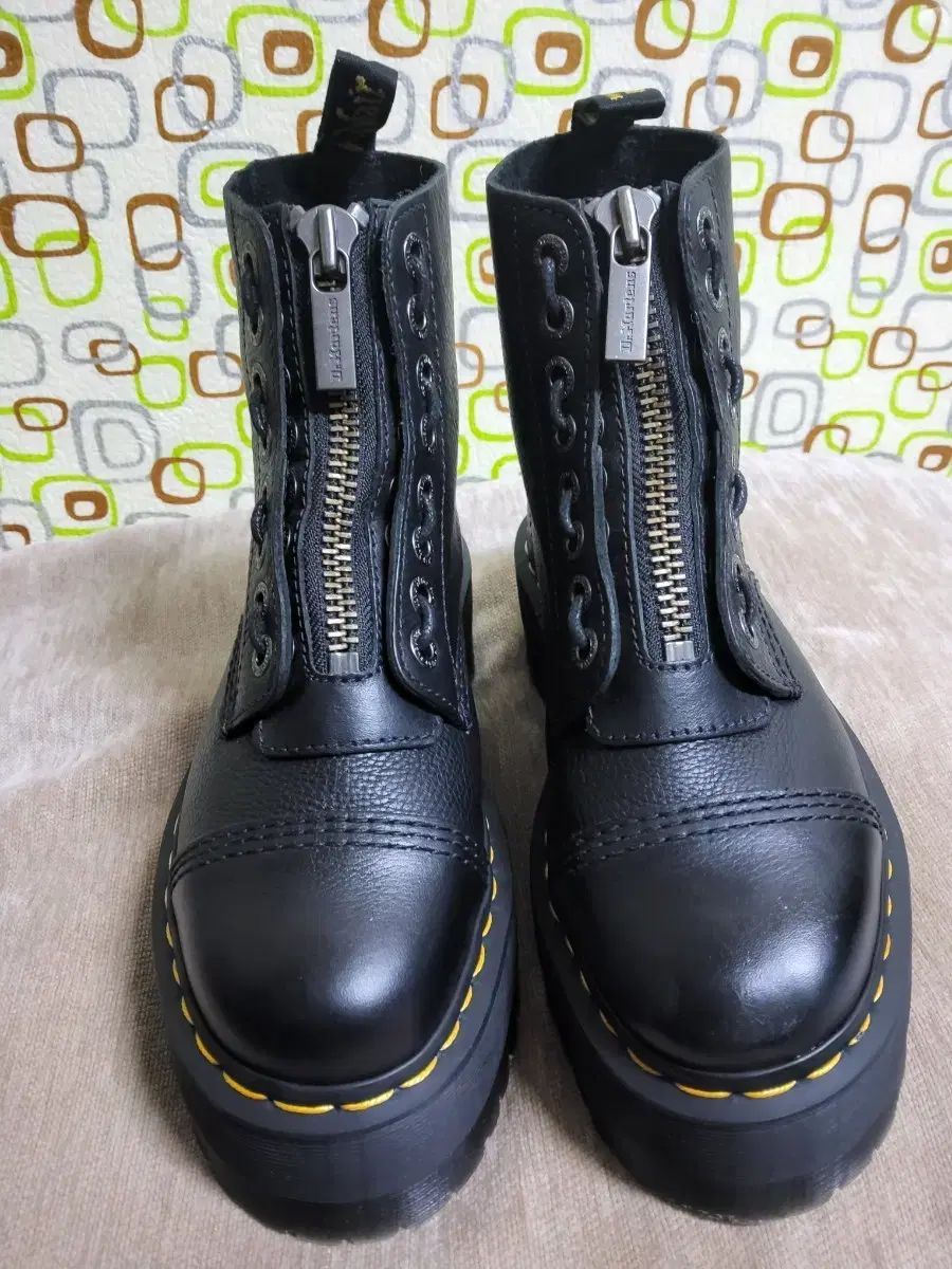 DR. MARTENS ドクターマーチン 8ホール シンク マックス240 ブーツ