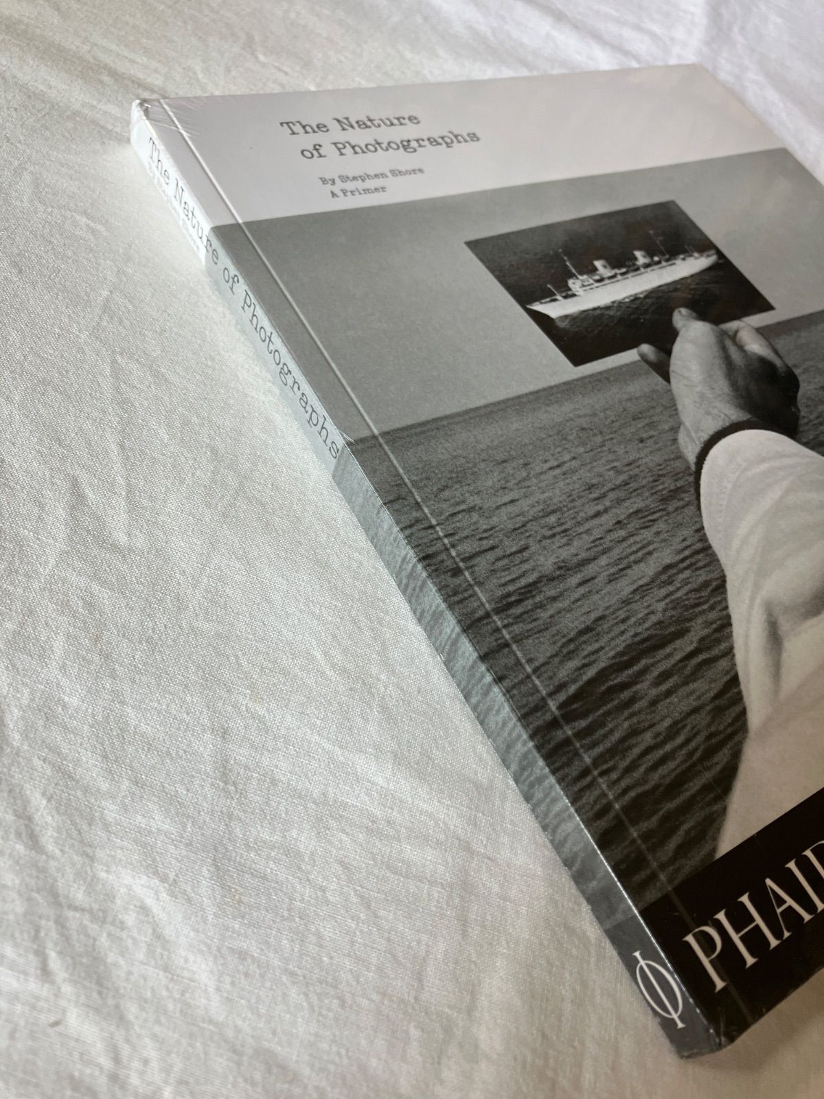 新刊）The Nature of Photographs: A Primer - メルカリ