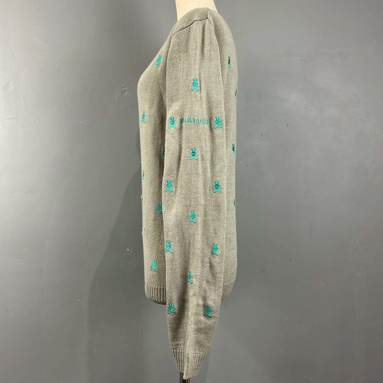 ゴルフバカ様美品 パーリーゲイツ ロゴ刺繍 総柄 ウール ニット L ニコちゃん PEARLY GATES パーリーゲイツ ニットセーター ロゴ ニコちゃん グレー