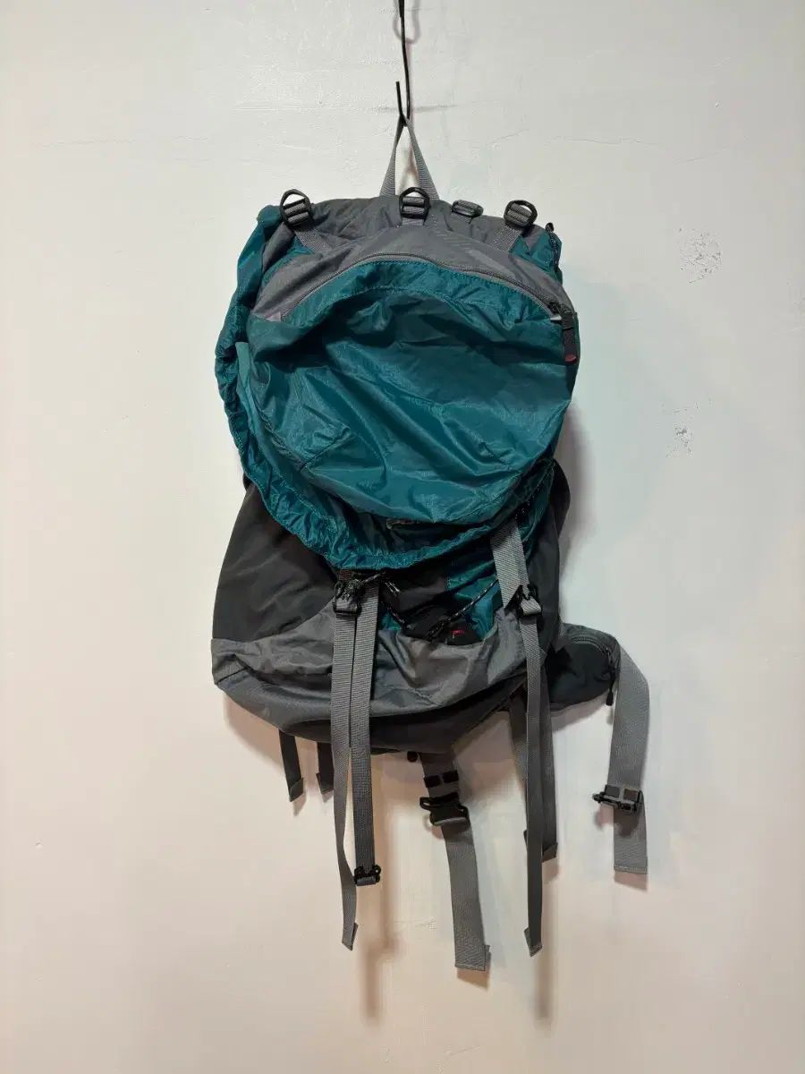 Versalite Pack 登山バッグ