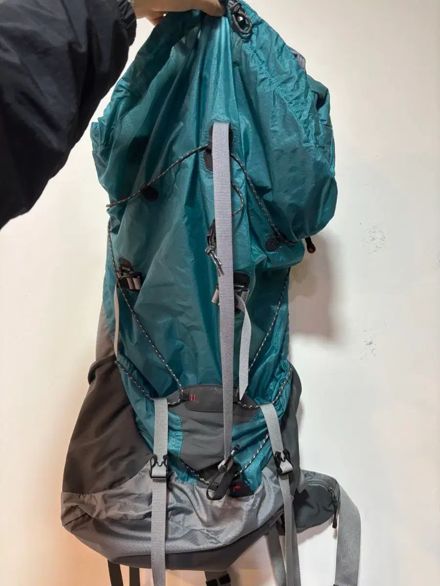 Versalite Pack 登山バッグ