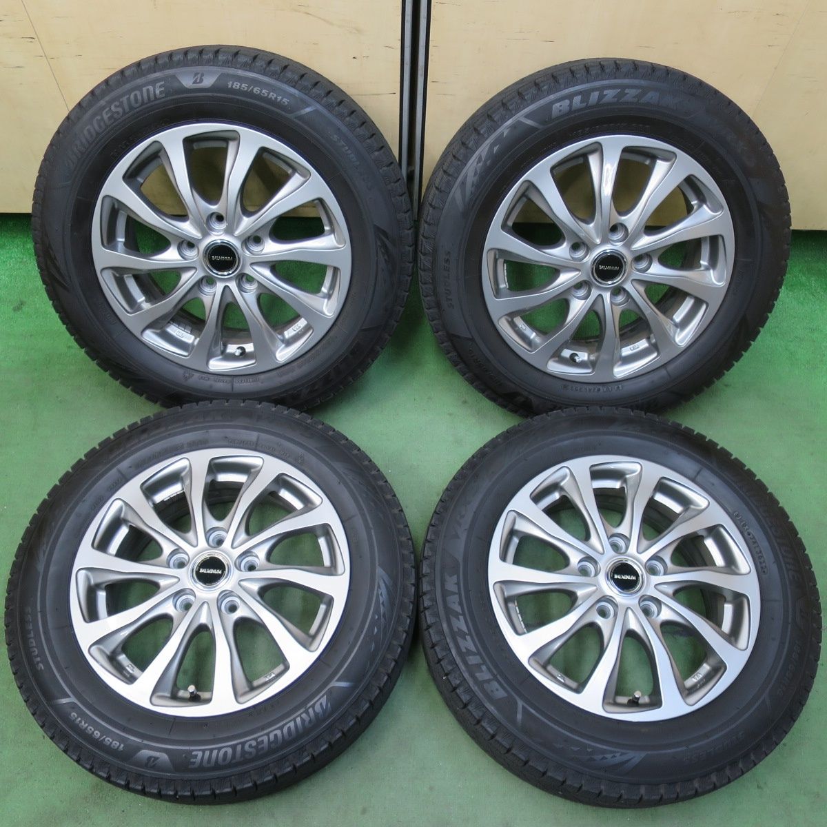 バリ溝 22年 キレイ 8 5分 スタッドレス 185 65 R 15 ブリヂストン ブリザック VRX 3 TR 10 バルミナ 15インチ PCD 114 5 H 5120906イス