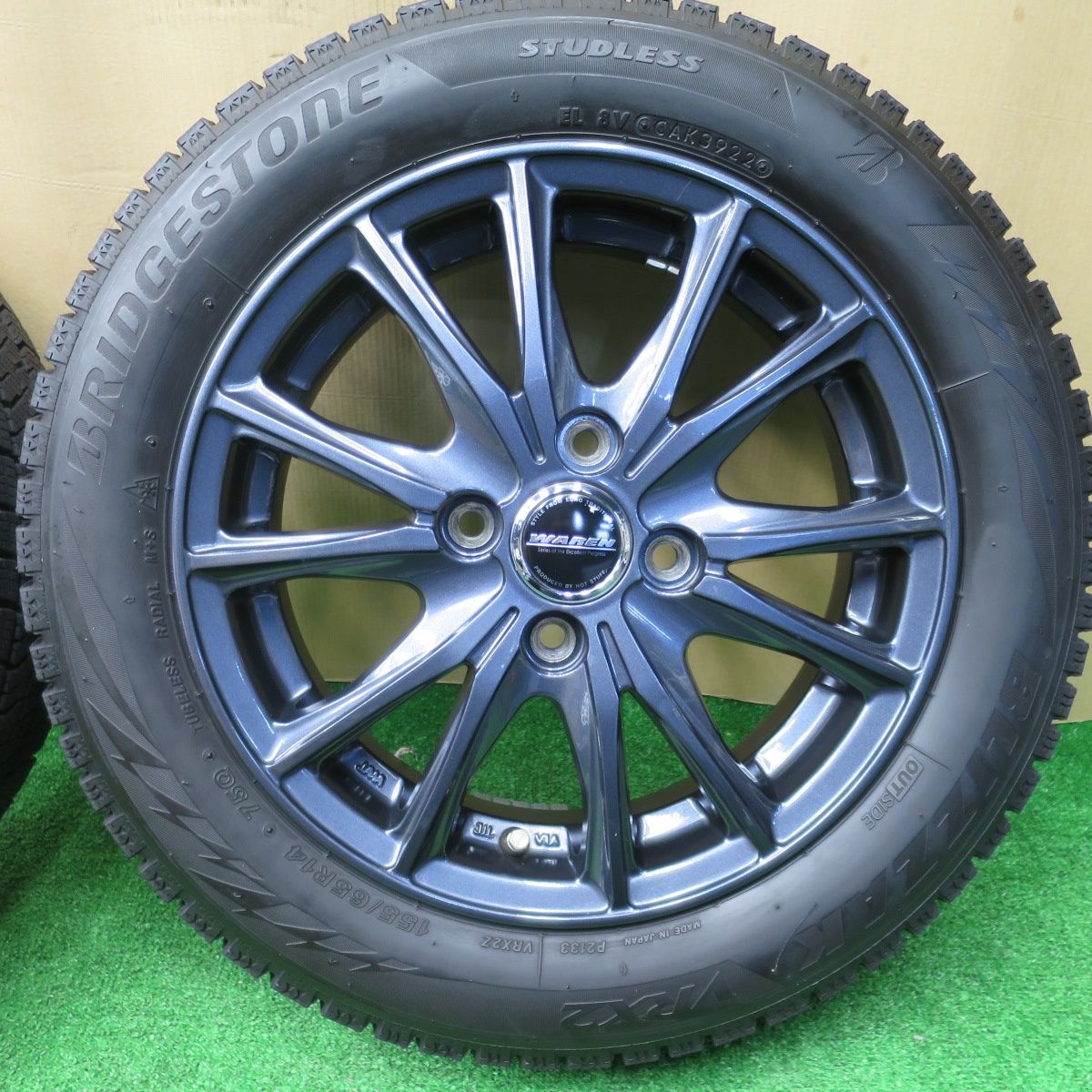 155/65R14 スタッドレス バリ溝 深溝 22年式 バリ溝！22年！キレイ！8.5分☆スタッドレス 155/65R14 ブリヂストン