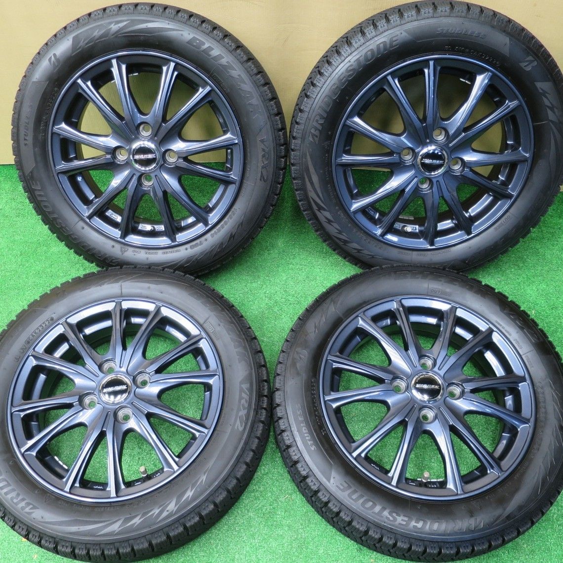 155/65R14 スタッドレス バリ溝 深溝 22年式 バリ溝！22年！キレイ！8.5分☆スタッドレス 155/65R14 ブリヂストン