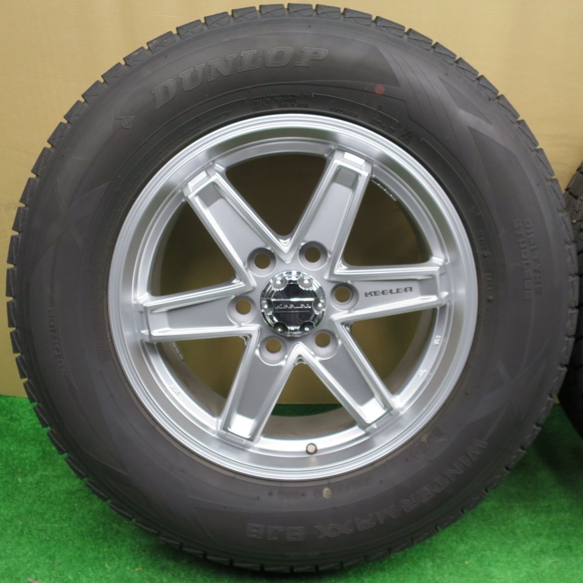 バリ溝 23年 キレイ 9 5分 KEELER TACTICS 265 65 R 18 スタッドレス ダンロップ ウインターマックス SJ 8 キーラー タクティクス 18インチ PCD 139 7 6 H ス