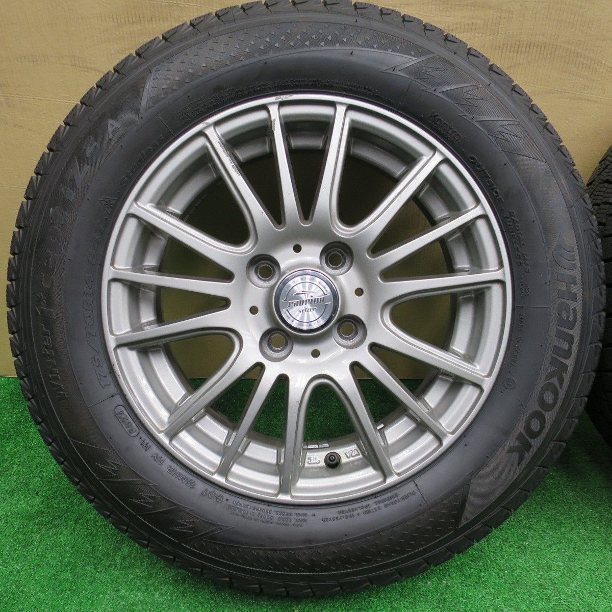 超バリ溝 24年 キレイ ほぼ10分 スタッドレス 175 70 R 14 ハンコック ウインター アイセプト IZ 2 A ravrion selzer ラブリオン 14インチ PCD 100 4 H ス