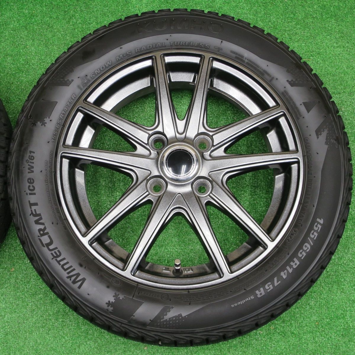 バリ溝！22年！キレイ！9.5分☆スタッドレス 155/65R14 クムホ