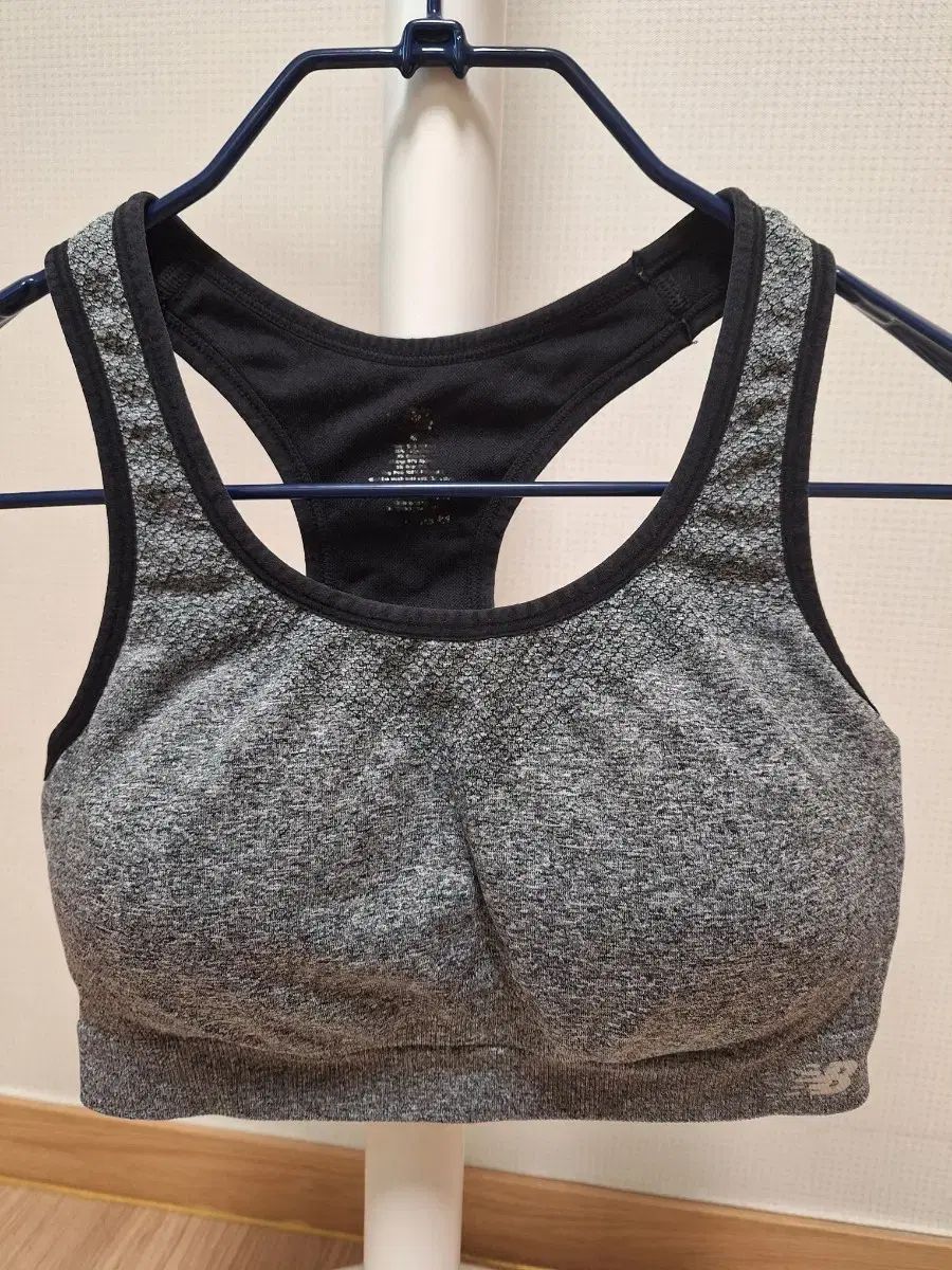 ニューバランス スポーツブラ グレー