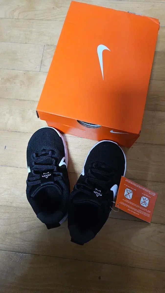 限定SALE，本物保証 NIKE 赤ちゃん スニーカー ブラック 新品 その他
