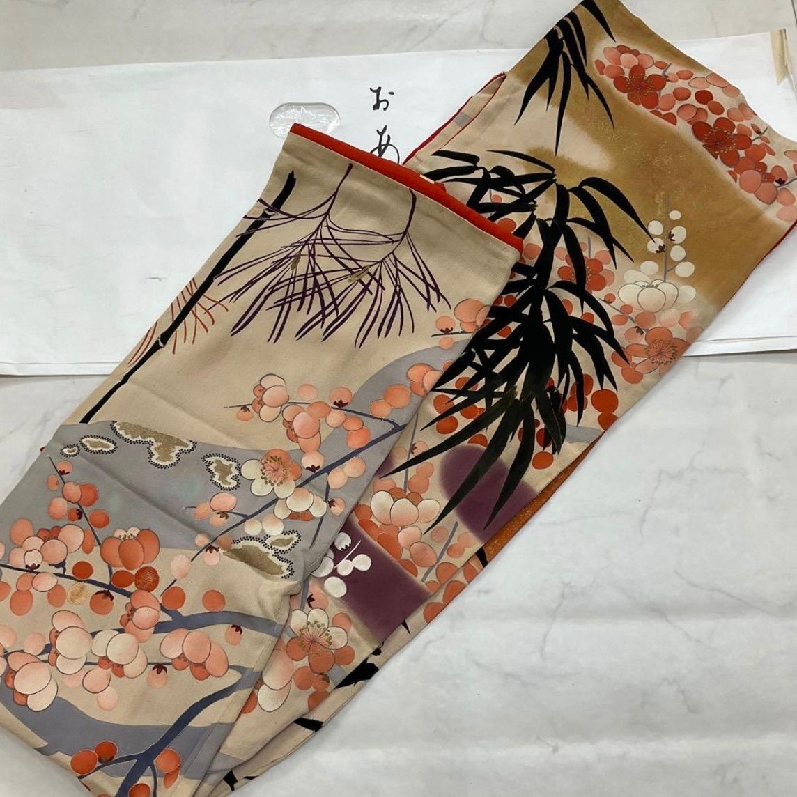 kimono one kimonoarisa アンティーク振袖 ふき綿仕立て 正絹 五つ紋 広衿 裄63.5肩丈154.5