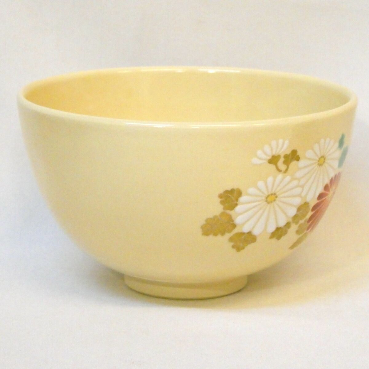 千家十職 当代】平安 十八代 永楽善五郎作 色絵 菊画 茶碗 猶有斎宗匠