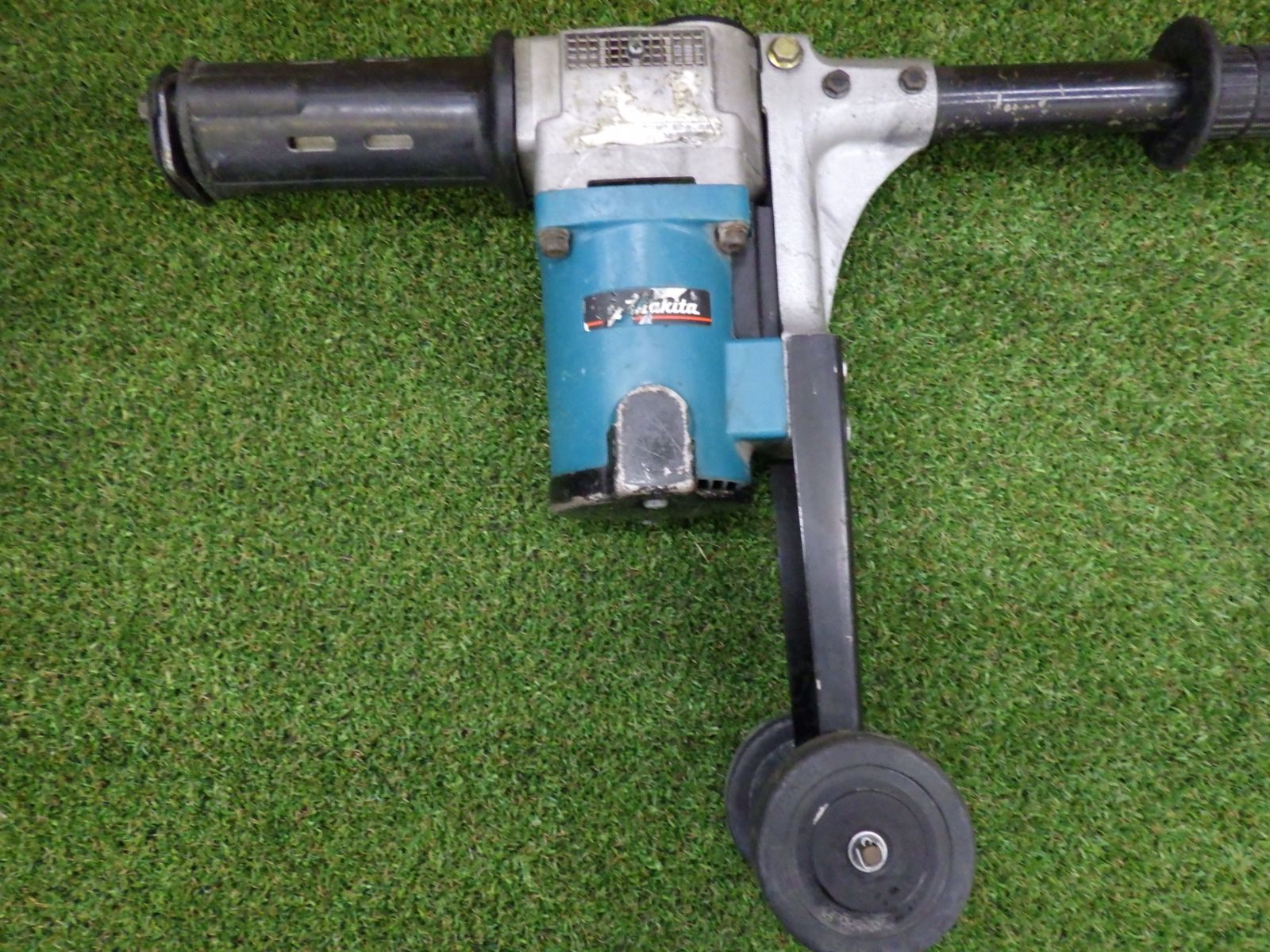 マキタ 電動ケレン HK 1800 L ロングハンドルタイプ 通電 済 電動工具 コード式 品