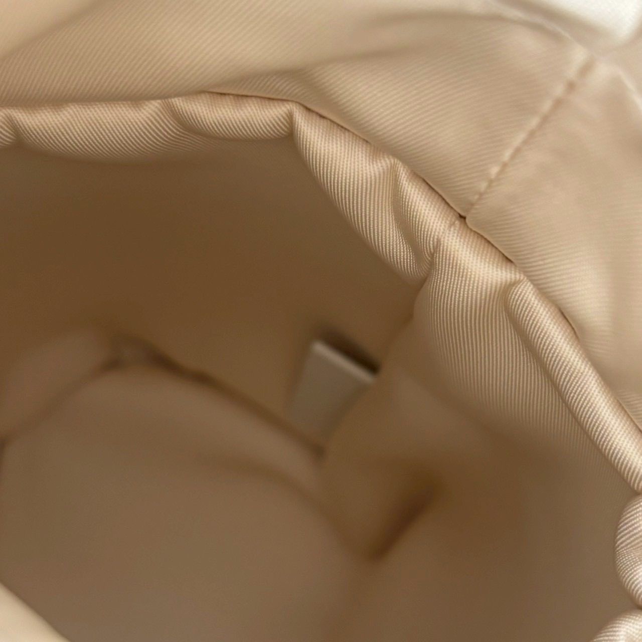 ディオール ボトルホルダー