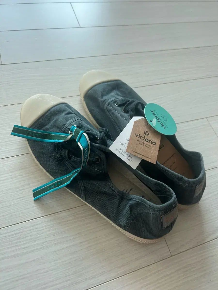 ヴィクトリア シューズ 110周年