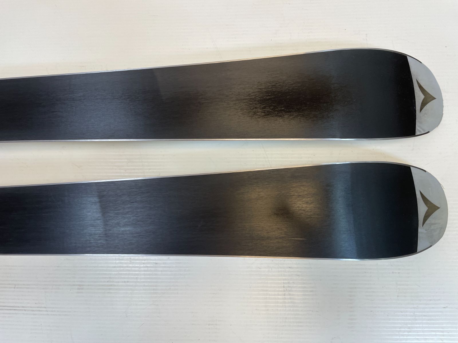 ◇ スキー Dynastar exclusive 8 148 cm + Saphir カービングスキー