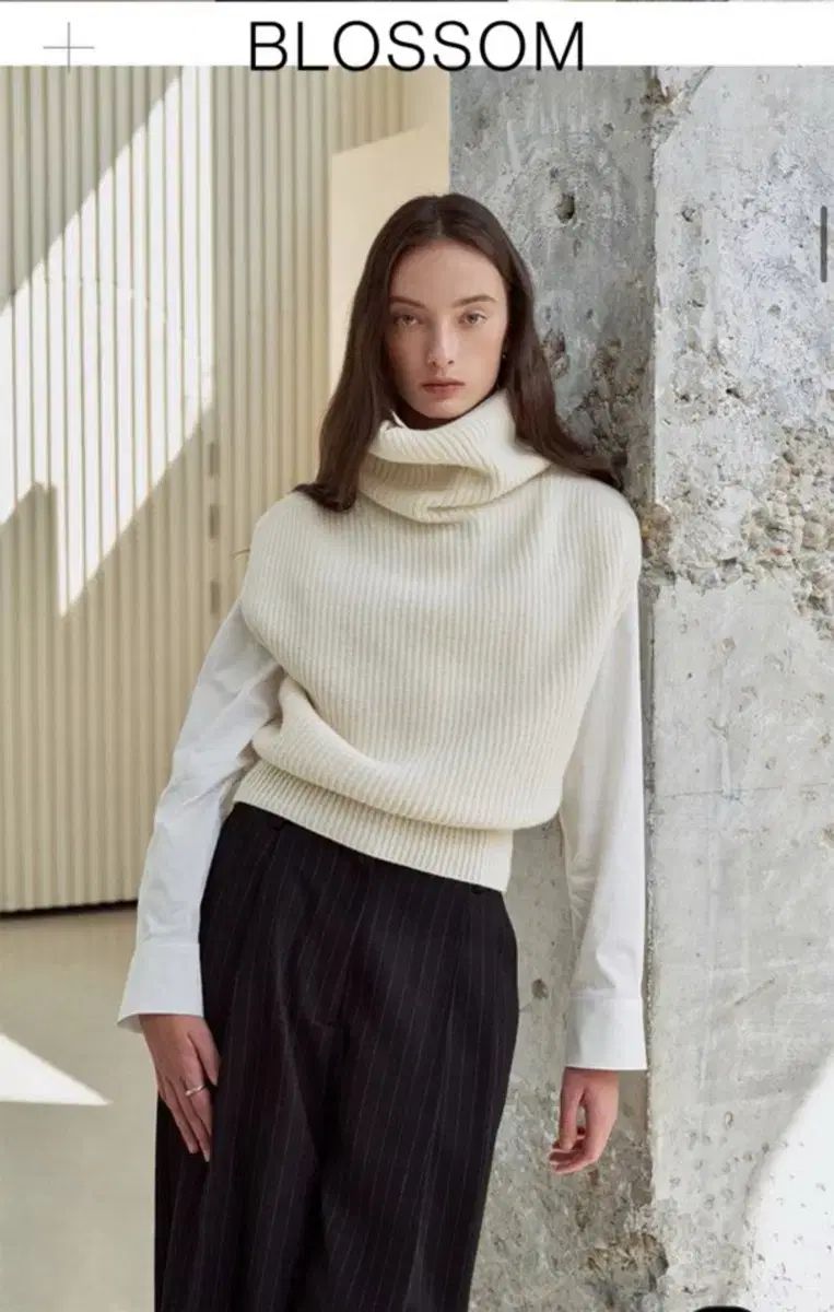 ブロッサム ロム タートルネック スリーブレス ニットベスト ブラック S