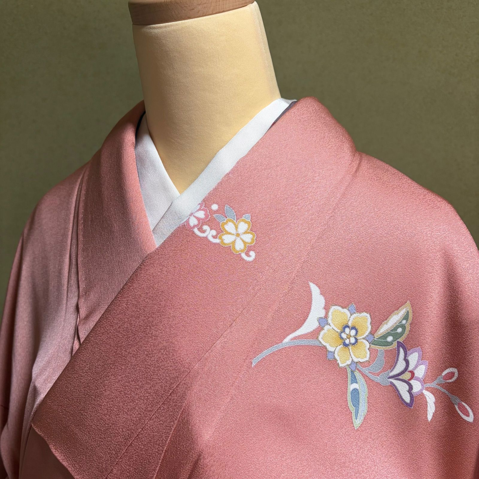 E 111 訪問着 サーモンピンク 花唐草 一つ紋 七五三 卒業式 卒園式 入学式 入園式