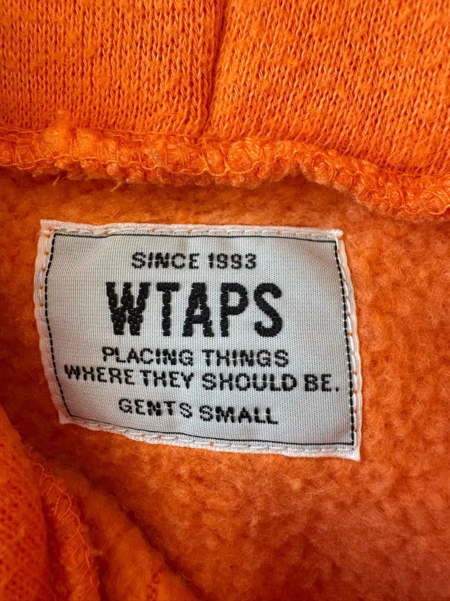 wtaps(ダブルタップス) オレンジ ダブル WHO フーディー S