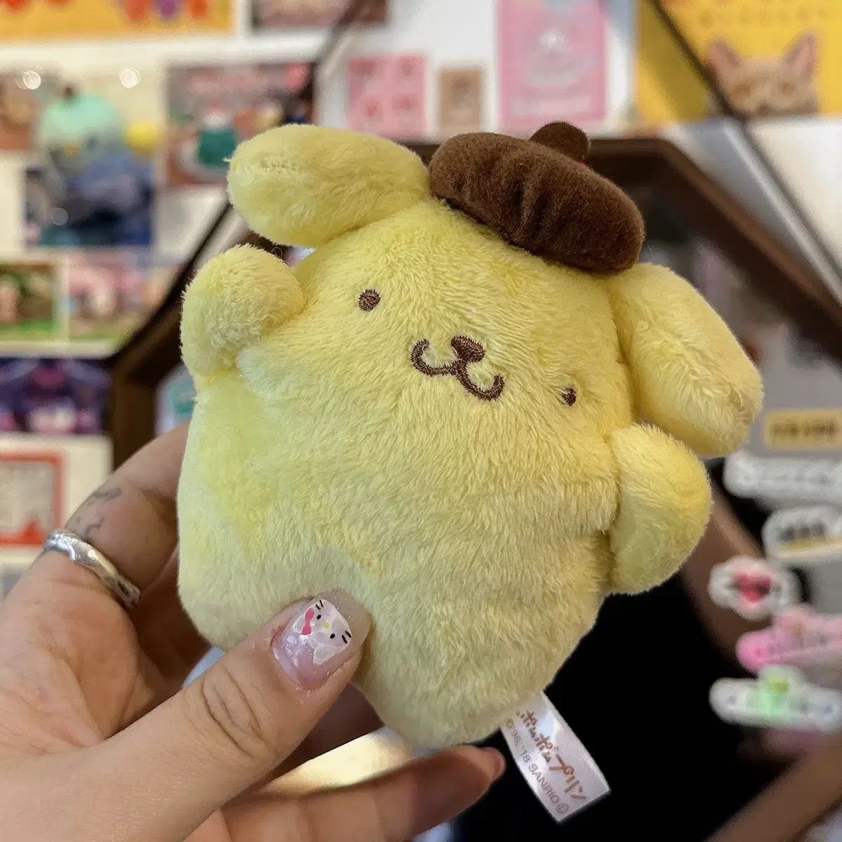 サンリオ ポムポムプリン ほっぺつん ぬいぐるみ