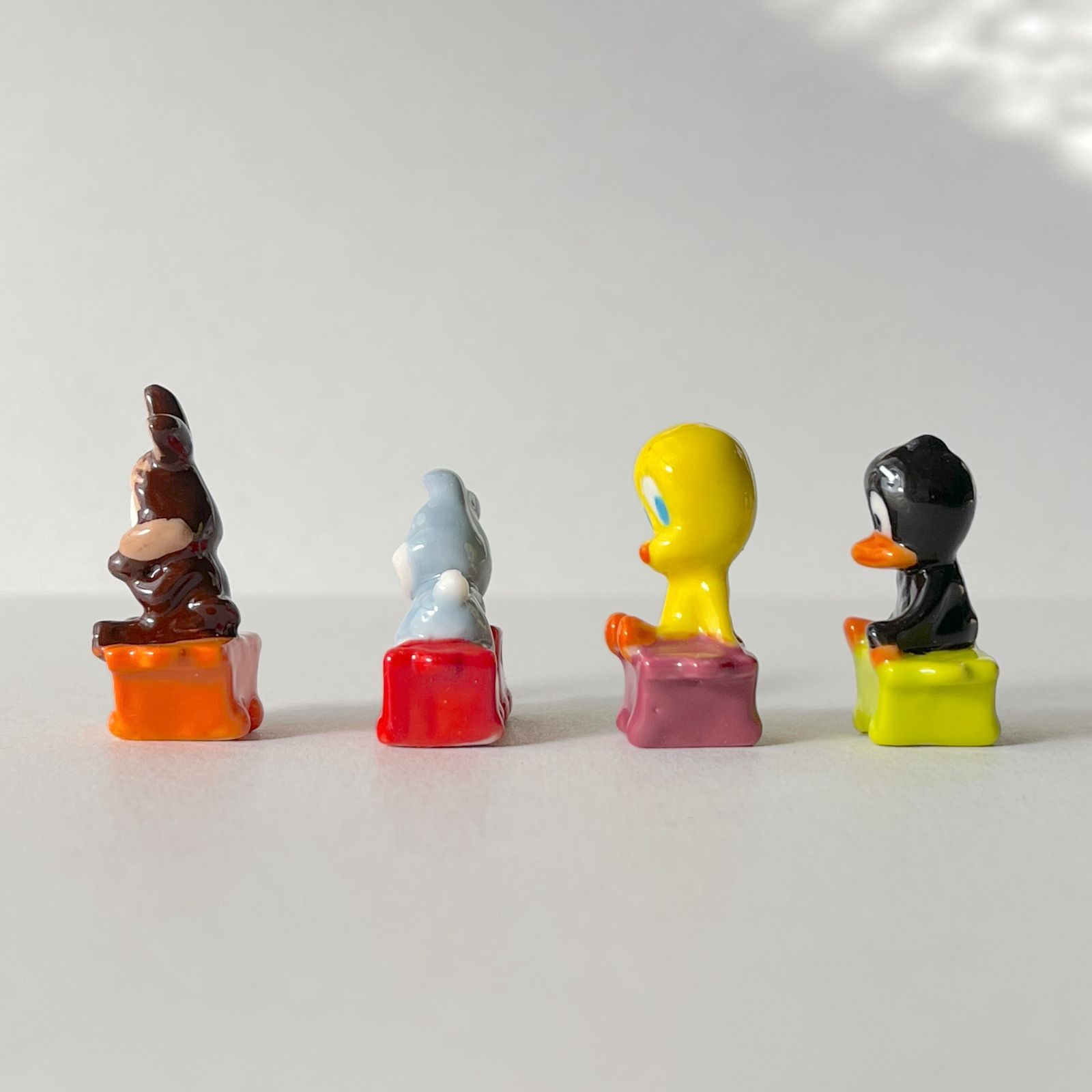 フェーヴ ベビー・ルーニーテューンズのトレイン 2018年 10個 フランス