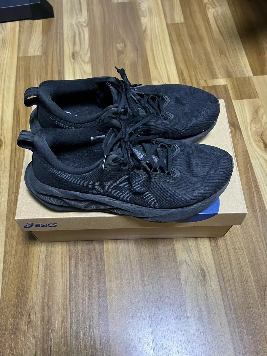 アシックス ノヴァブラスト5 280