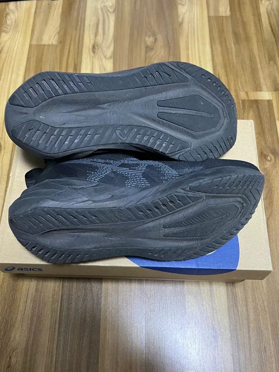 アシックス ノヴァブラスト5