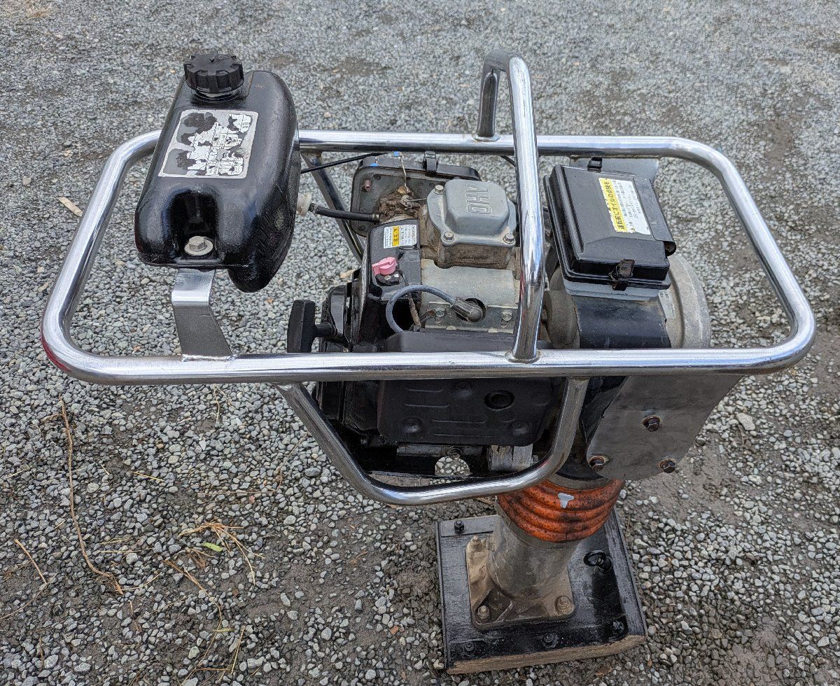 日立建機カミーノ 4サイクルエンジンタンピングランマーTV65DFW 日立建機カミーノ 4サイクルエンジンタンピングランマーTV65DFW 送料別