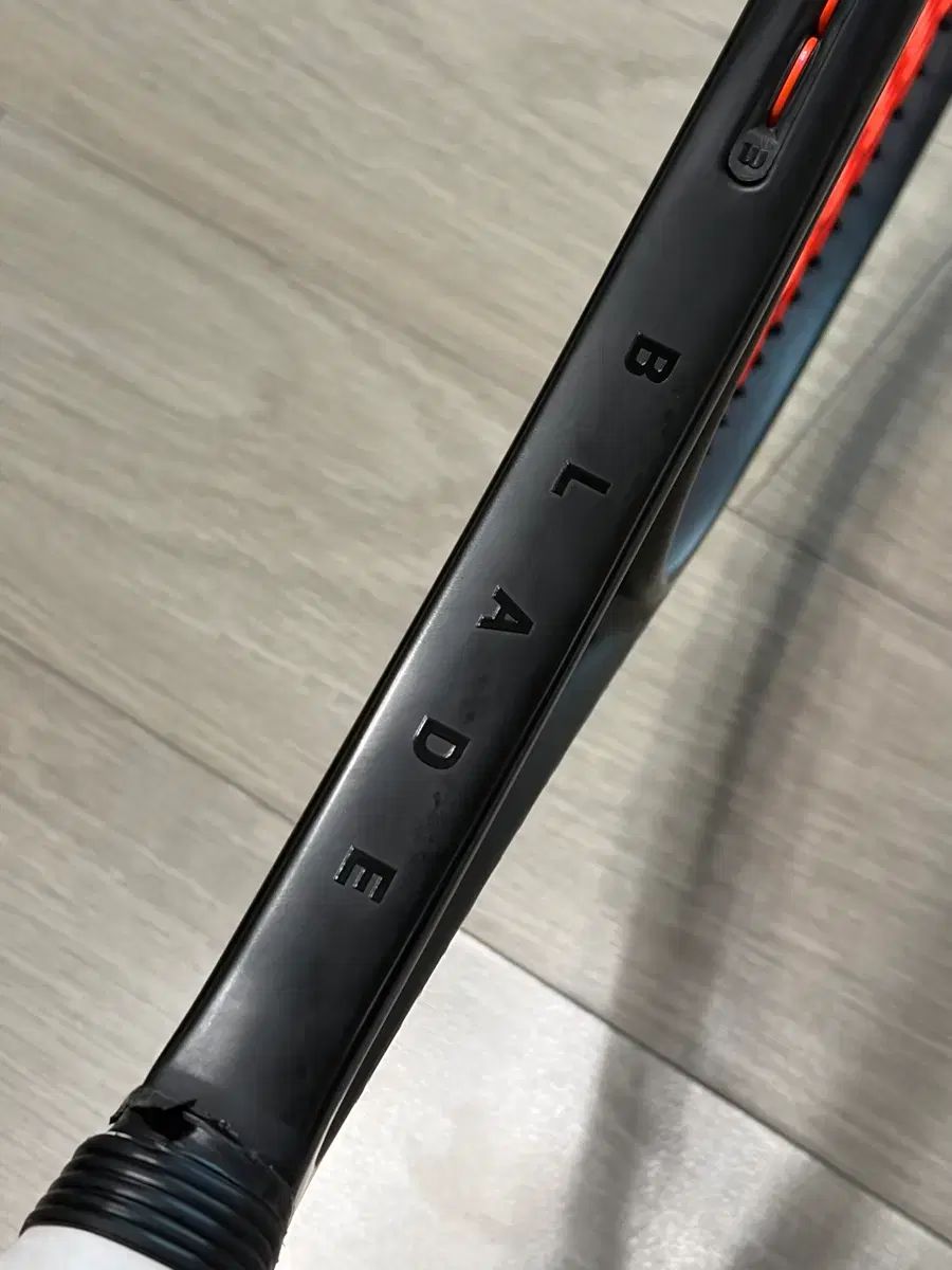 ウィルソン BLADE ノワール 100 ul 265 g 2グリップ