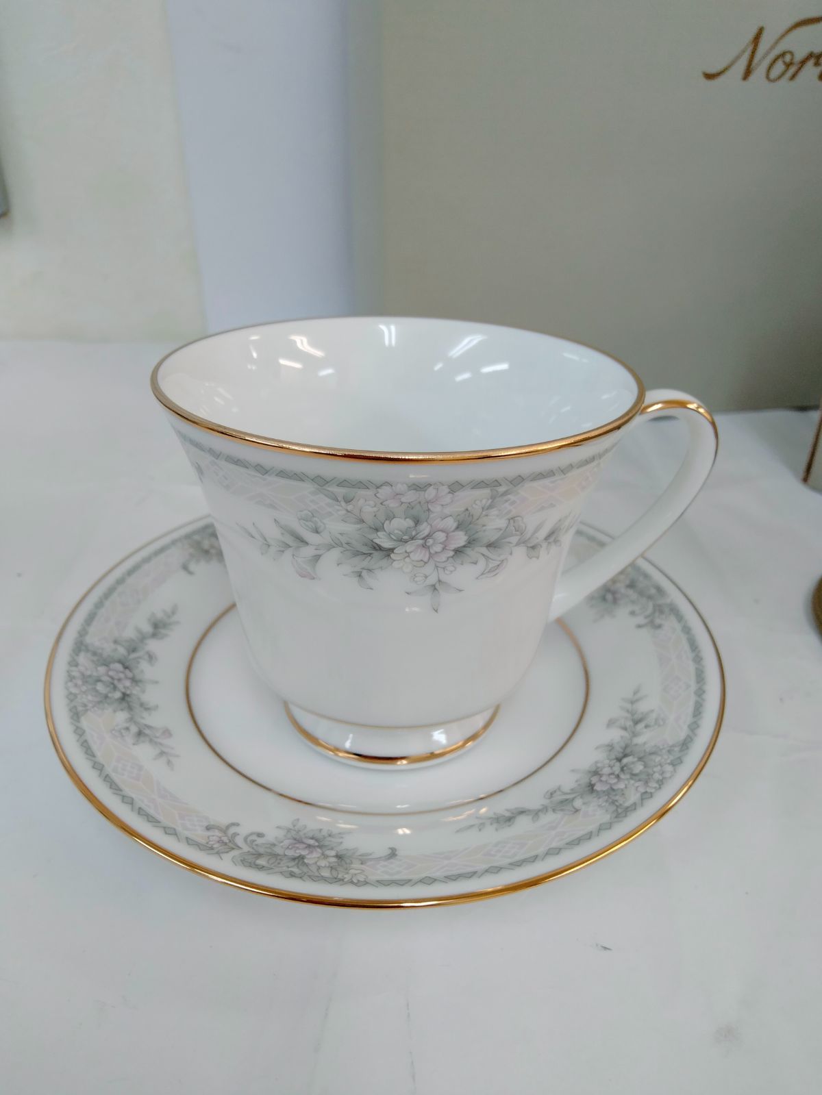  legendary by noritake カップアンドソーサー 5客 白磁 銀縁 植物柄 ノリタケ カップ ソーサー コーヒー ティーカップ