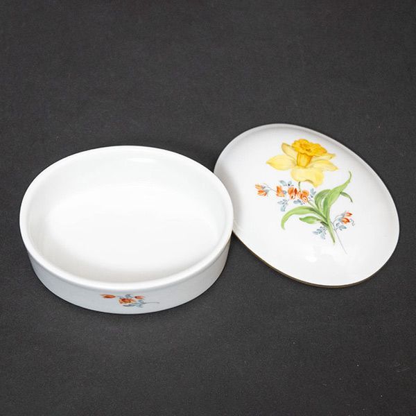 マイセン ベーシックフラワー（二つ花） オーバルボックス - メルカリ