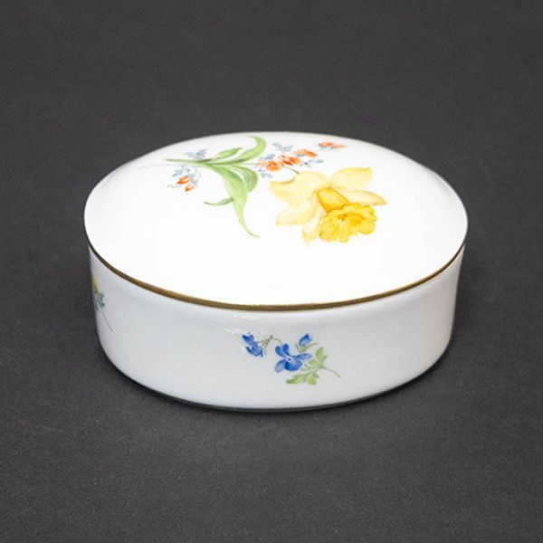 マイセン ベーシックフラワー（二つ花） オーバルボックス - メルカリ